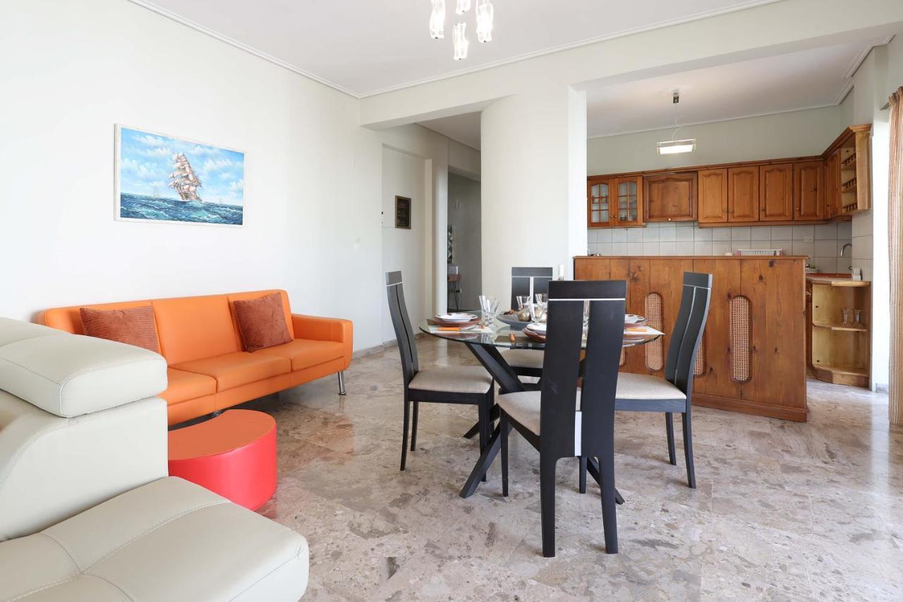 Spacious View Of Central Square Kalamata Exterior photo