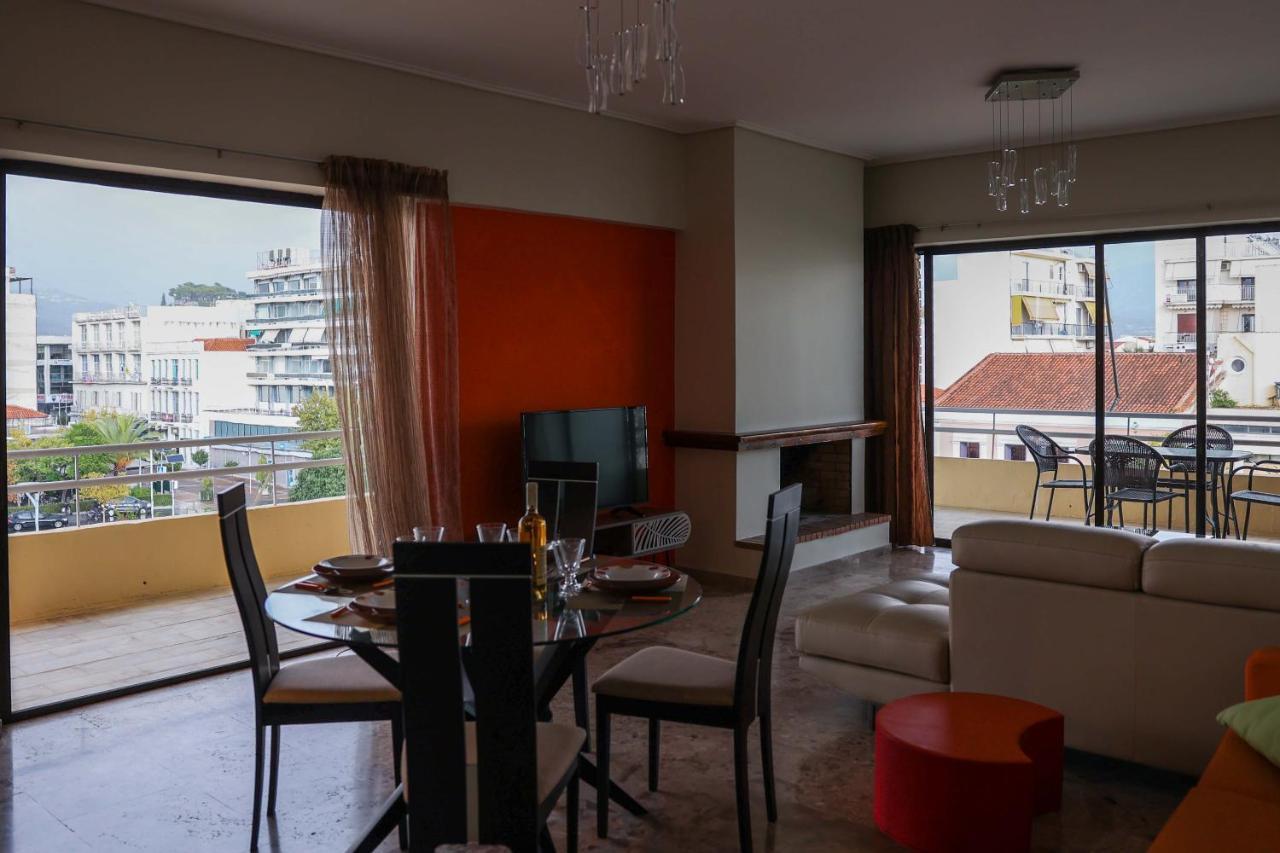 Spacious View Of Central Square Kalamata Exterior photo