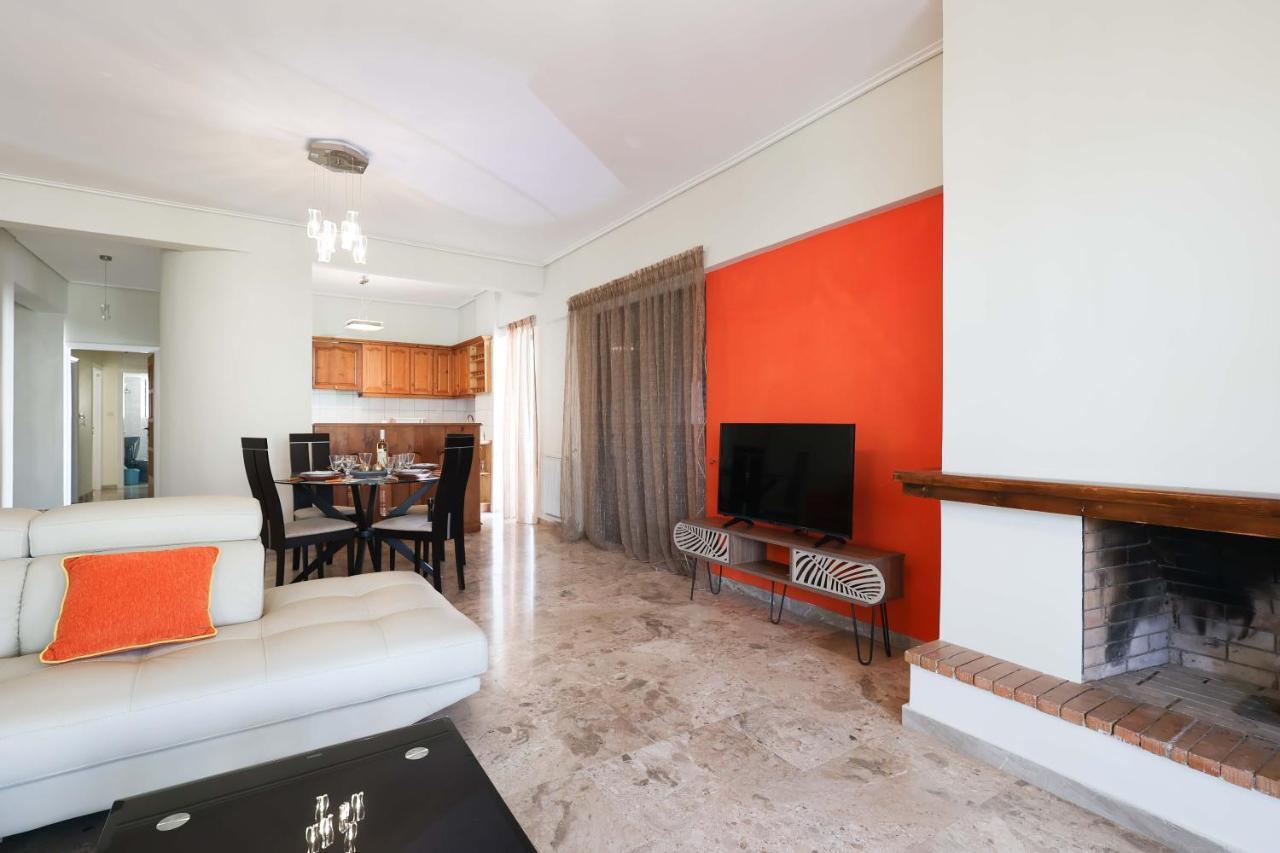 Spacious View Of Central Square Kalamata Exterior photo