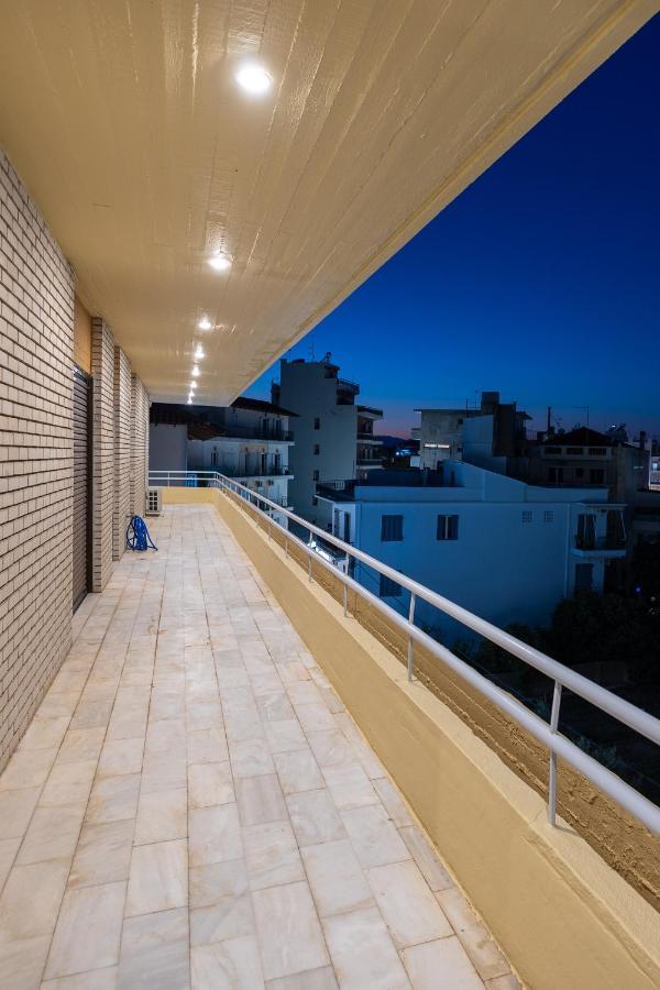 Spacious View Of Central Square Kalamata Exterior photo